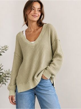 NWT American Eagle Light Olive V-Neck Waffle Knit Sweatshirt Women’s XL Relaxed